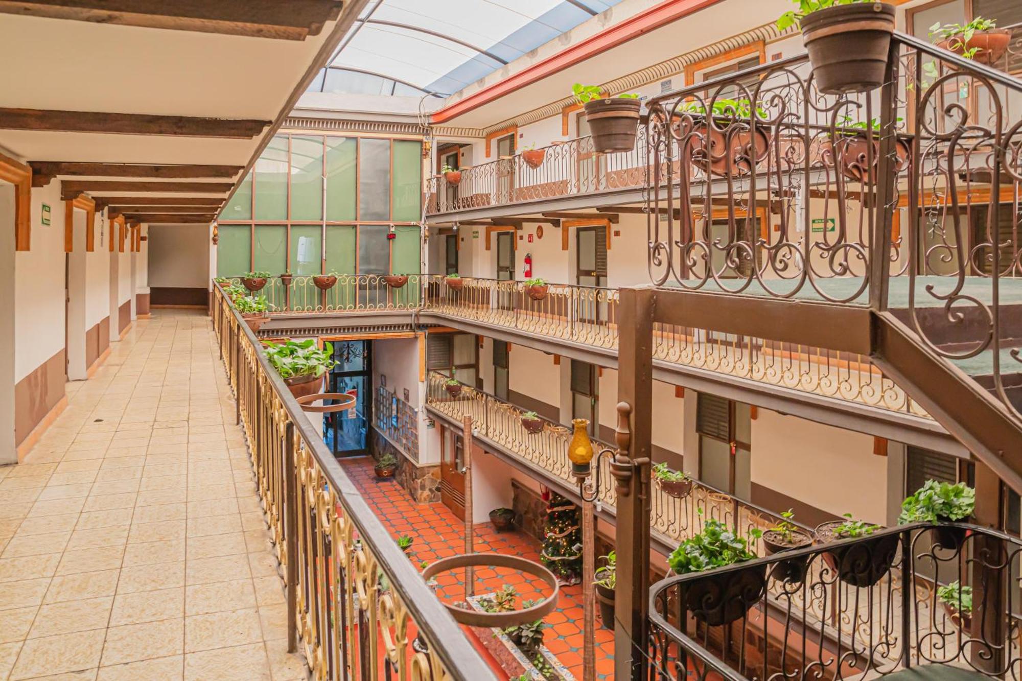 Hotel Zapotlan Ciudad Guzman Kültér fotó