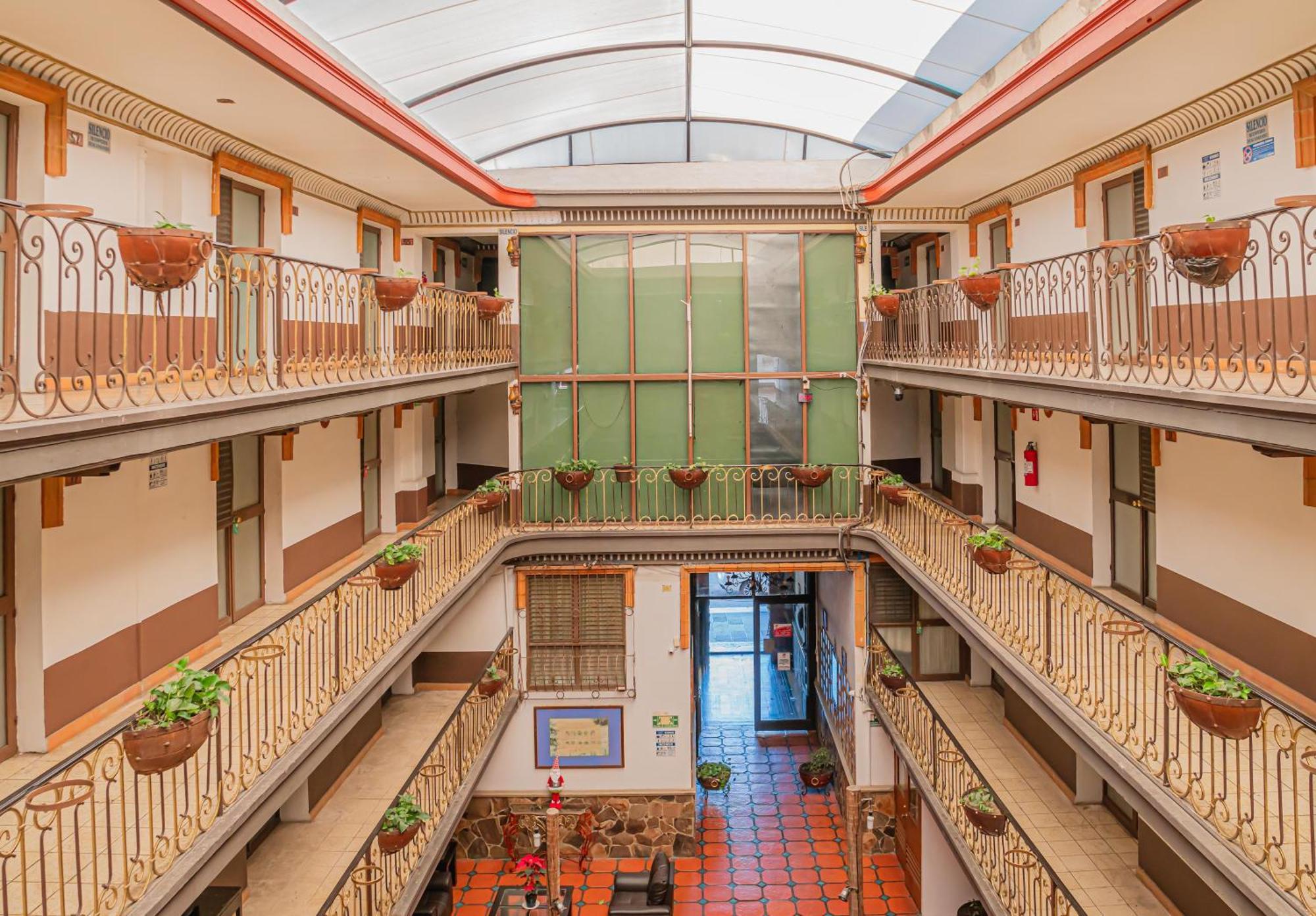 Hotel Zapotlan Ciudad Guzman Kültér fotó