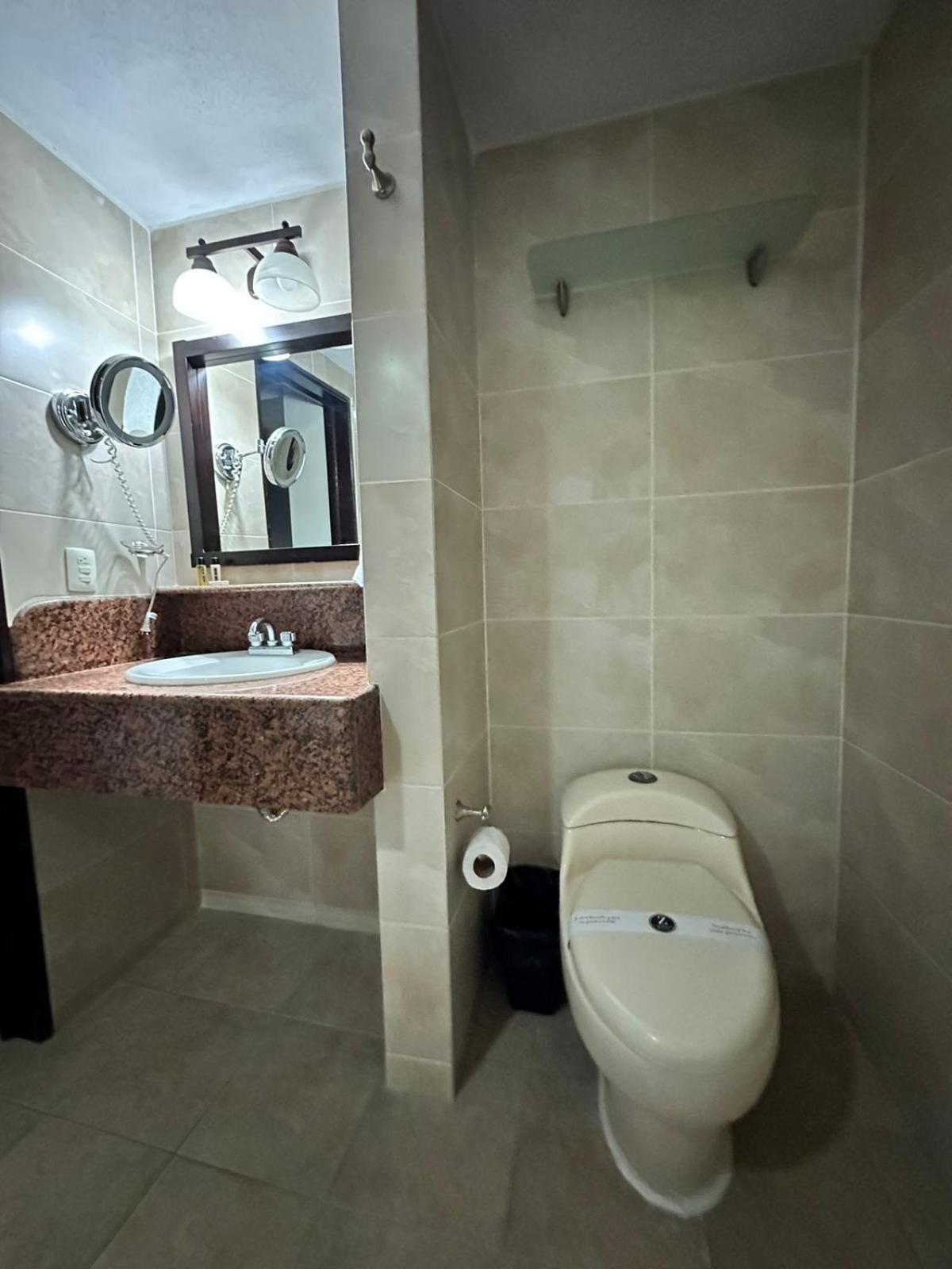 Hotel Zapotlan Ciudad Guzman Kültér fotó