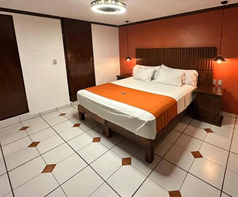 Hotel Zapotlan Ciudad Guzman Kültér fotó