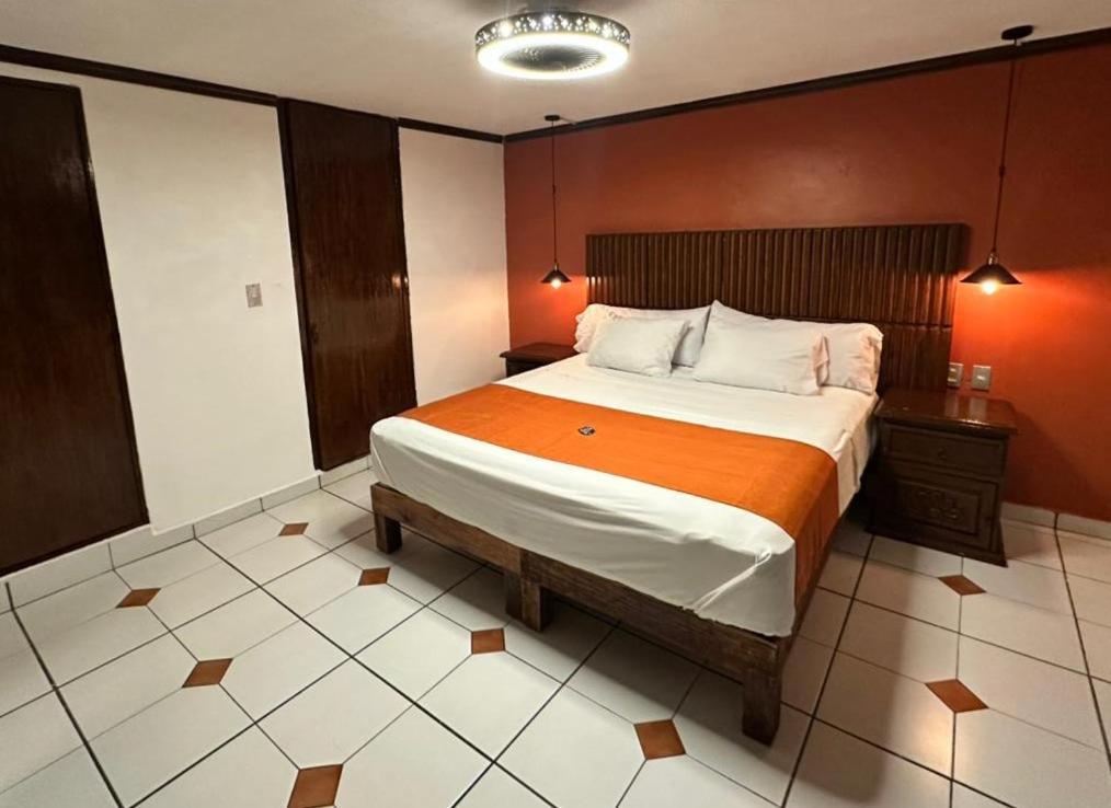 Hotel Zapotlan Ciudad Guzman Kültér fotó