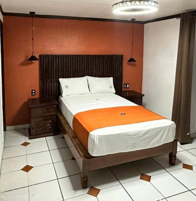 Hotel Zapotlan Ciudad Guzman Kültér fotó